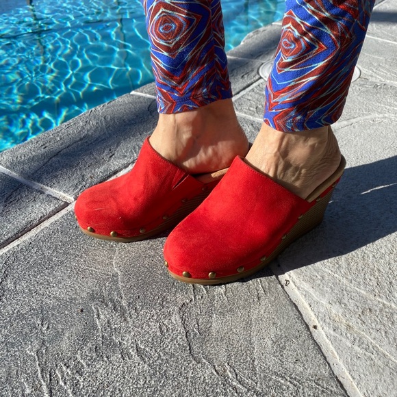 Red clog styled wedges - Picture 5 of 7
